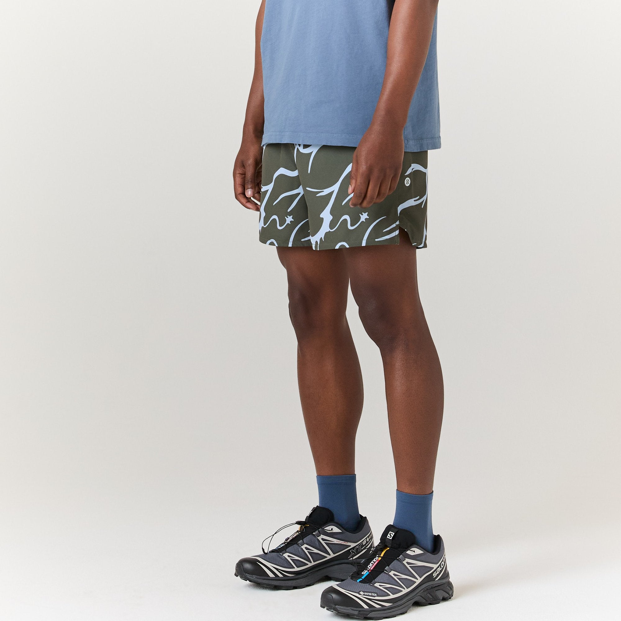 COMPLEX HYBRID SHORT 5 IN