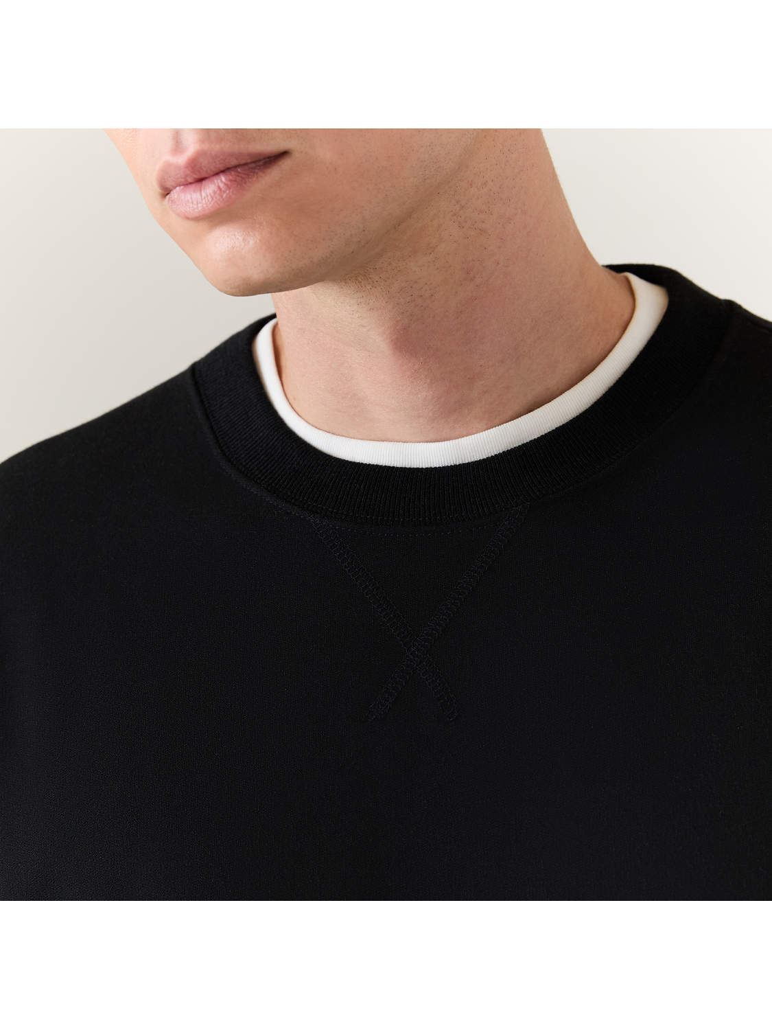 AURA CREW SWEATSHIRT