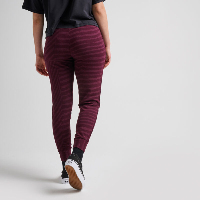 WOMENS SHELTER JOGGER | WBB3D21WOM | WINE | L image number 1